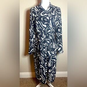 Nine West long sleeve button down belted dress size medium